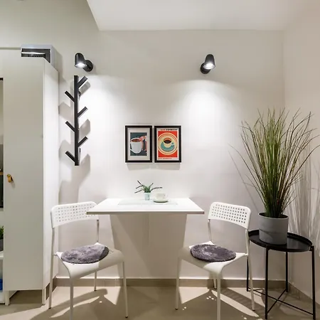 L9 Lonyay Apartman *